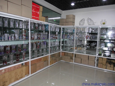 鈦合金展示柜 高端品質(zhì)與實用設(shè)計的完美融合